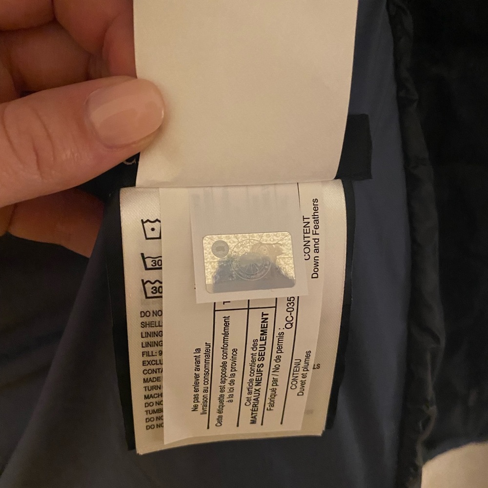 Never Worn Canada Goose men’s jacket - Lodge Hoody - Picture 5 of 7